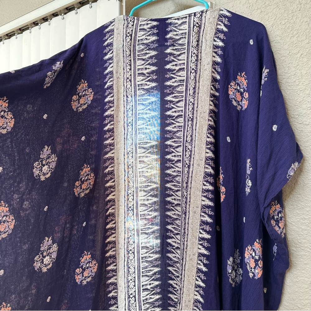 BEAUTIFUL BOHO Kimono! Deep Purple & Off White. Super Soft. Will Fit Plus!